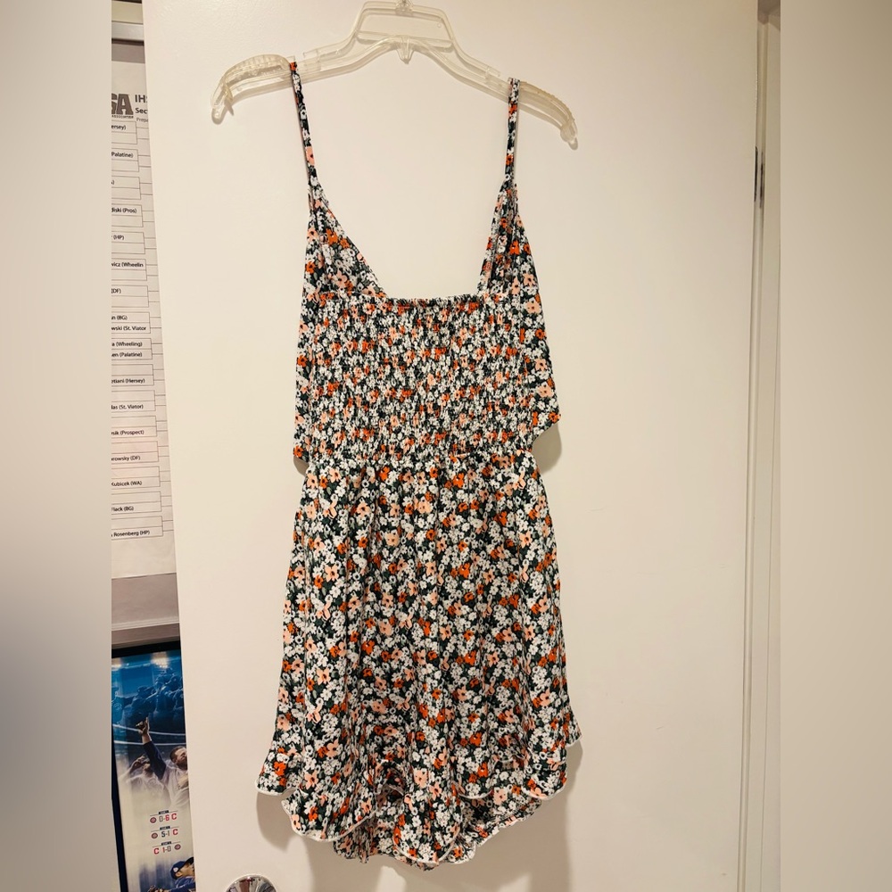 Floral Ruffle ROMPER - Picture 4 of 5